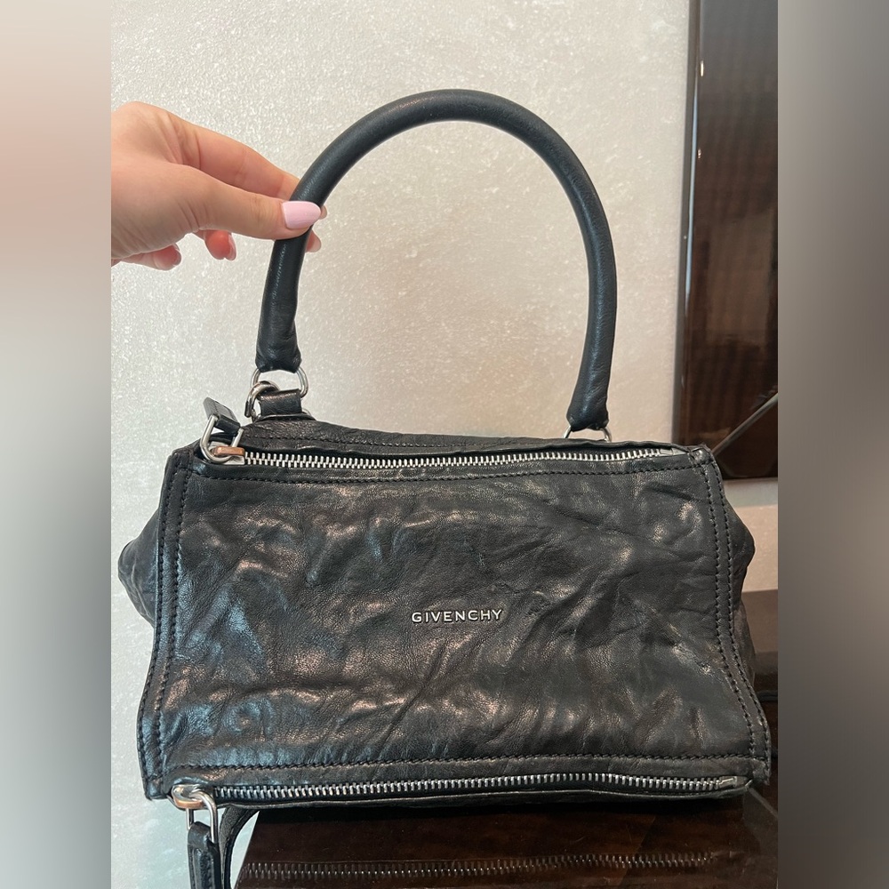 GIVENCHY 
Tumbled Sheepskin Pandora Black